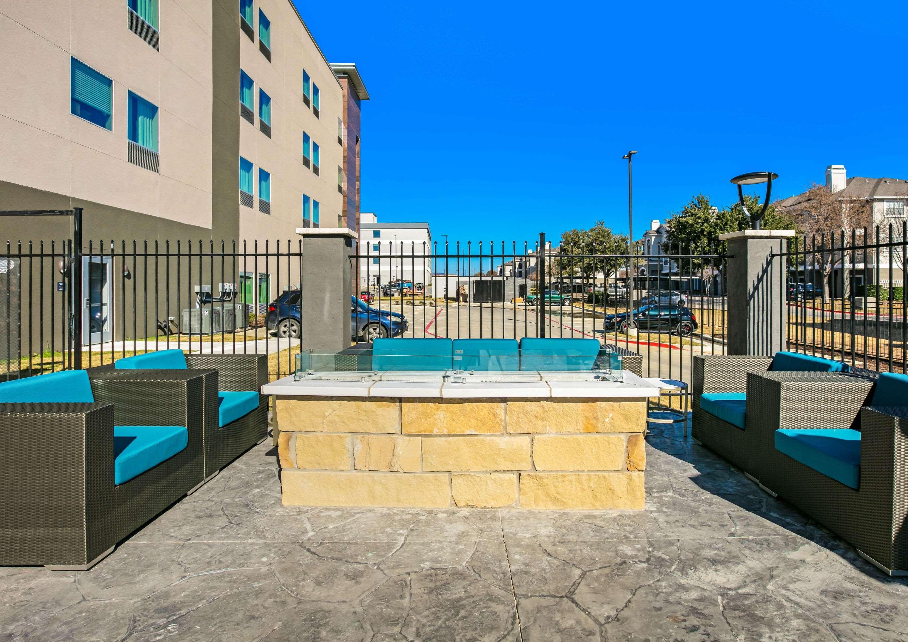 La Quinta Inn&Suites DFW West-Glade-Parks Euless Eksteriør bilde