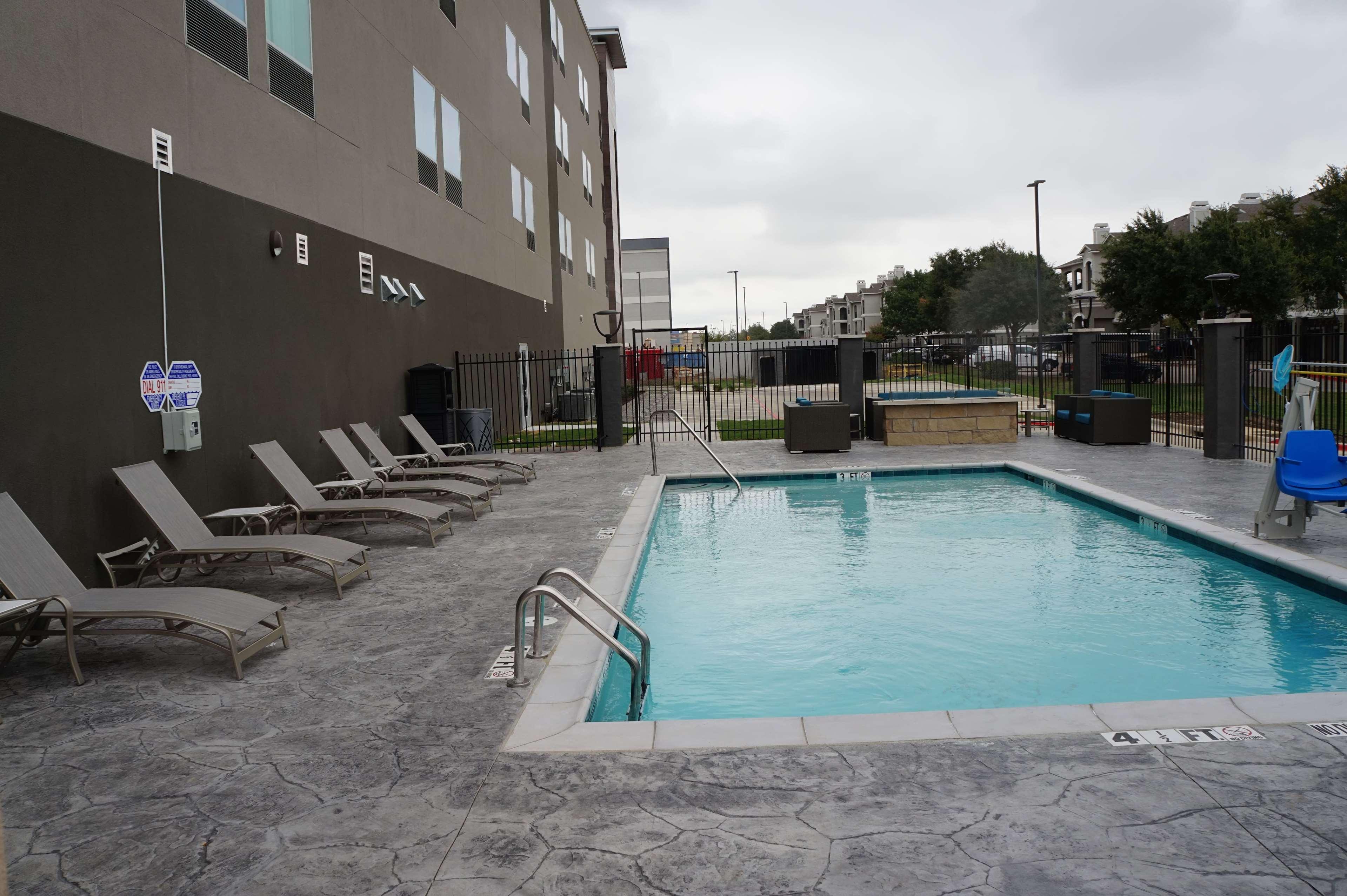 La Quinta Inn&Suites DFW West-Glade-Parks Euless Eksteriør bilde